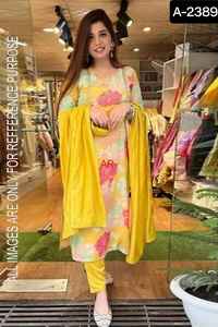 Nouvelle collection de Kurtis de créateur pour festivals, en soie Mashin lourde, avec broderies et imprimés numériques, designs modernes, et dupatta en dentelle prête à porter. - Product Image 4