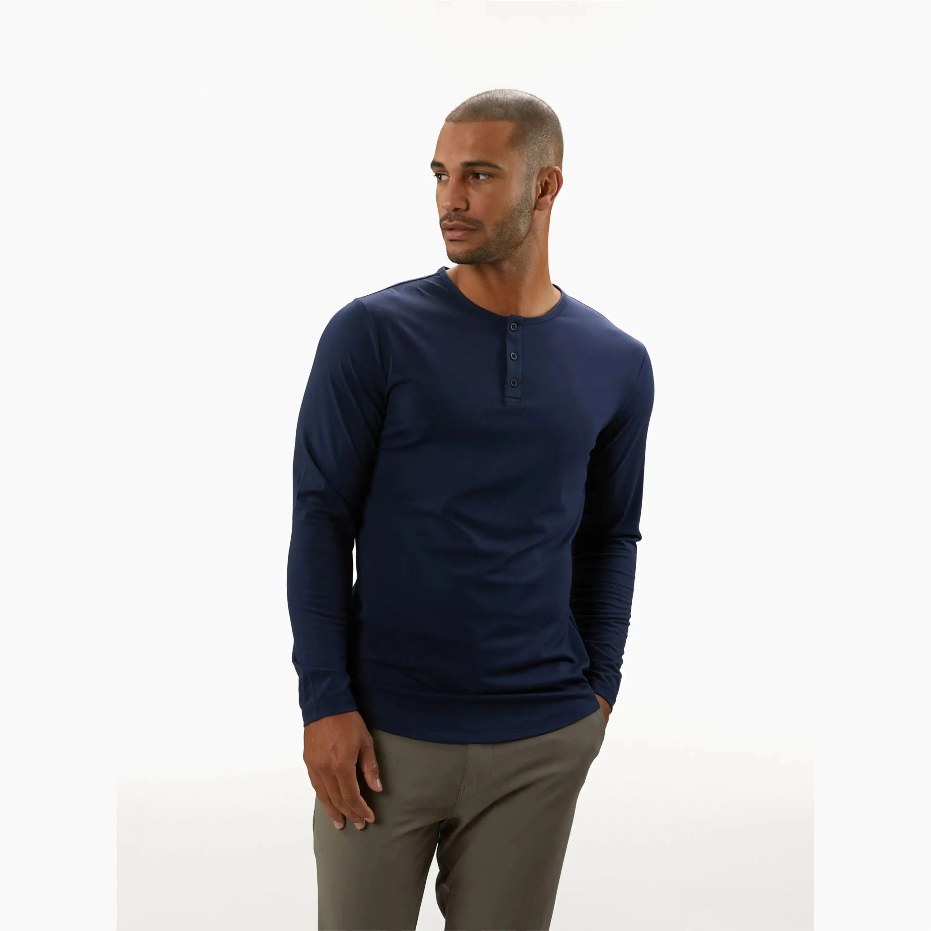Camisa macia de henley para costura, logotipo personalizado 62% poliéster 33% algodão 5% spandex assinatura cabe mangas compridas bainha curva camisa azul
