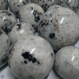 Sphères d'agate de cristal naturel sculptées à la main de 30 à 45 mm, pierres semi-précieuses de qualité supérieure, provenant d'un fournisseur en gros - Product Image 1