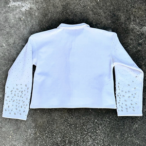 เสื้อเชิ้ตสีขาวมีกระดุมสำหรับผู้ชายสไตล์สตรีทแวร์ทรงบ็อกซี่แขนยาวดีไซน์เนอร์ประดับพลอยเทียม - Product Image 2