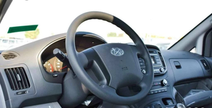 Hyundai H1 Van 2024 Blanc Propre, Occasion, Conduite à Gauche, Pick-up, Transmission Manuelle R17, Sièges en Tissu, Bluetooth, Diesel - Product Image 2