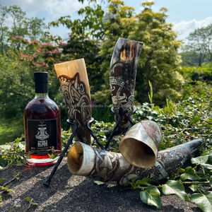 Lot de cornes à boire Viking avec support Corne à boire Viking véritable Corne à boire Viking - Product Image 1