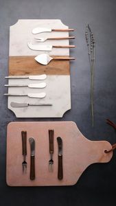 HERMOSO TABLERO DE CHESSE DE CAOBA ENTRENADO Acero Besafe Mármol decorativo y tabla de cortar de madera de acacia Mármol con mango - Product Image 3