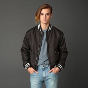 Veste universitaire à boutons-pression : Corps en laine, manches en cuir, style vintage, patchs de logo personnalisés, qualité supérieure, matelassage épais et chaud - Product Image 4