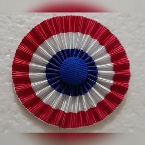 Marque maçonnique, tablier provincial, rosette. Il est fait de ruban plissé bleu foncé et marron. - Product Image 2