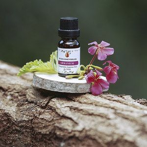 Aceite Esencial de Geranio, Extracto de Hoja con Citronelol y Granenol - Product Image 1