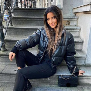 Veste d'hiver pour femme à col montant, bouton unique, parka courte épaisse, chaude, en cuir PU, rembourrage en coton, manteau court noir - Product Image 6