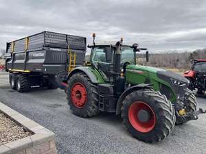 Tractor Agrícola Fendt 936 VARIO 4WD, Potencia Nominal de 100 CV, Bomba de Motor Automática, Caja de Cambios, Transmisión por Engranajes, Rodamiento, Núcleo del Motor Incluido - Product Image 3
