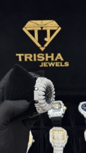 Reloj de lujo Icedout VVS1 Moissanite con bisel plateado, probador de pases, ventana de esfera de cristal y función de alarma - Product Image 2