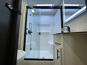 Nueva Caravana F-o-r-e-s-t R-i-v-e-r Sabre 32G-K-S 2026 en Venta - Product Image 3