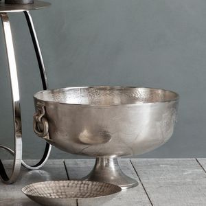 Bol sur piétement en métal martelé de style nordique, élégant, argenté, décoratif, avec poignées en spirale, centre de table de luxe - Product Image 3