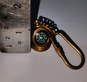 LLavero de latón con brújula real, accesorio elegante y atractivo, precio al por mayor, Regalos especiales - Product Image 2