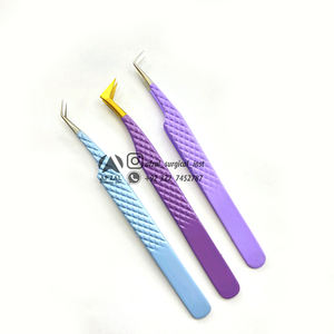 Pinzas para extensiones de pestañas de acero inoxidable con diseño superior personalizado, pinzas de volumen curvadas en J con punta puntiaguda disponibles para la venta - Product Image 6