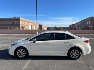 Usado 2020 To-yo-ta Cor-olla LE LHD - Product Image 5