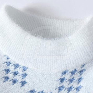 Pull en mohair brossé pour homme avec ourlets côtelés et surface douce et moelleuse Pull en mohair surdimensionné tendance pour homme - Product Image 3