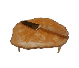 Classic Design Resin <b>Cake</b> Platter With Metal Stand And <b>Cake</b> <b>Server</b> Knifes Set For Wedding & Birthday Party Events At Best Price - Product Image 3