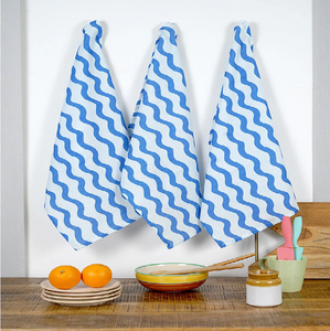 Serviette de cuisine en coton gaufré blanc avec un bloc gris anthracite uni, propre, disponible à prix de gros. - Product Image 3