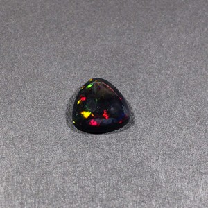 Opale de feu multi noire naturelle 13x13mm trillion Cabochon 3.80 Cts pierre précieuse en vrac pour la fabrication de bijoux - Product Image 1