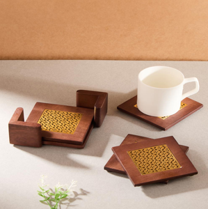 Ensemble de six sous-verres carrés en canne et en bois d'Inde avec un support assorti, proposés à des prix de gros attractifs. - Product Image 5