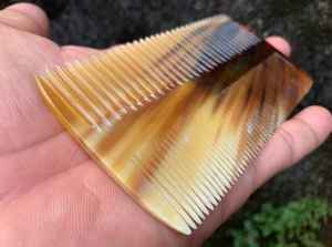 Peignes de massage en corne de buffle écologiques en gros pour salon - Fabrication artisanale de haute qualité - Product Image 4