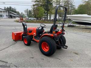 Mini-tracteur industriel LS 35 CV 4x4 2025 avec moteur essence 4 temps, chargeur frontal, pelle arrière et bac à herbe de 250 L pour usage agricole/landais - Product Image 5