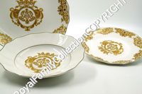 Service de table Blanche Royal 18 pièces en porcelaine fine, design classique inspiré de la famille royale, décoration d'intérieur, objet de collection, fabriqué en Italie