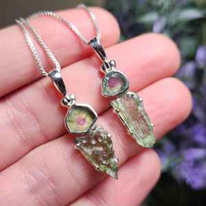 Colgante y collar de moldavita auténtico con turmalina de sandía, joyería única para el crecimiento espiritual - Product Image 3