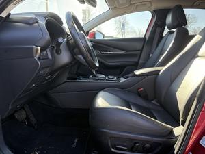 Mazda CX-30 GS AWD 2024 Usado con Volante a la Izquierda/Derecha, Paquete de Lujo - Product Image 4