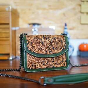 Bolso Bandolera de Cuero de Alta Calidad Hecho a Mano con Grabado Floral Estilo Western, Bolso de Hombro Vintage de Moda Portátil Individual - Product Image 4