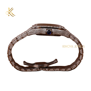 Montre-bracelet de luxe en acier inoxydable avec fermoir caché à bouton-poussoir carré de 41 mm, sertie de diamants en moissanite - Product Image 6