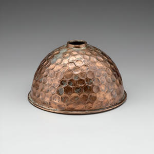 Jarrón de Metal Martillado Estilo Antiguo, Maceta Decorativa Hecha a Mano con Encanto Costero Moderno para Hogar u Oficina - Product Image 3