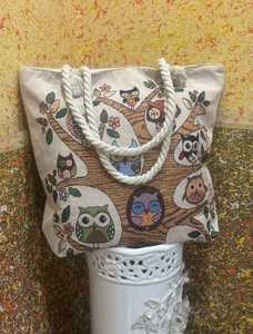 กระเป๋าหิ้วชายหาดแบบถุงผ้าปอกระเจาธรรมชาติเป็นมิตรกับสิ่งแวดล้อม ปี 2025 ขายส่ง ขนาดใหญ่ พิมพ์ลายตัวอักษรตามสั่ง พร้อมหูหิ้วเชือกและโลโก้ สำหรับใส่ของช้อปปิ้ง - Product Image 6