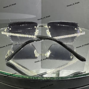 Gafas de sol con montura sin montura plateada de lujo con piedra brillante en los brazos Diseño rectangular moderno y elegante Moda juvenil para hombres y mujeres - Product Image 2