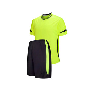 Conjunto de camiseta de fútbol transpirable ligera al por mayor con pantalones cortos, uniforme deportivo con logotipo personalizado - Product Image 1