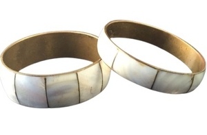 Bracelet manchette en résine Artwork Maestro, forme tendance, finition brillante, design artistique fait main, personnalisable, mode traditionnelle pour femme - Product Image 2