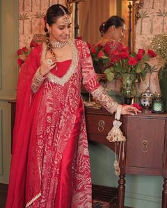 Blusa lisa de Chinon de diseñador pesado y top de trabajo de espejo bordado y Real emparejado con pantalón y borde de encaje bordado Dupatta - Product Image 1