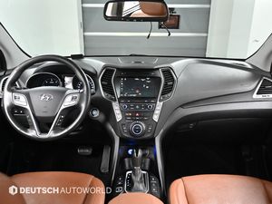 Hyundai Santa Fe 2015 Diésel Automática SUV Espaciosa, Confiable, Eficiente en Combustible, Familiar, de Alto Valor, Usada en Venta - Product Image 3
