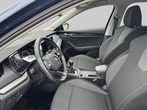 SE VENDE OCTAVIA ESTATE 2022 USADO EN BUEN ESTADO, BAJO KILOMETRAJE, MOTOR EN BUEN ESTADO, SENSOR DE LUZ - Product Image 5