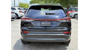 Audi Q4 E-tron Premium Plus 45 RWD 2025, Seminuevo - Product Image 3