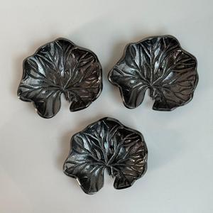 Ensemble de 3 bols en aluminium, finition nickel noir, résistant à la chaleur, design moderne et luxueux, fait à la main, pour les fêtes, les mariages et les cérémonies - Product Image 2