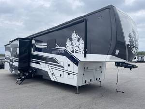 รถพ่วงสำหรับตั้งแคมป์และเดินทาง ยี่ห้อ RED WOODs รุ่น 4001 LK Fifth Wheel ปี 2024 สภาพดีเยี่ยม ใช้งานน้อย - Product Image 2