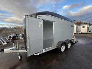 Envío Gratis: Remolque de Caja de Eje Doble Roadster C700 2.6T, 3.76m de Longitud de Carga, 1,895kg de Carga Útil, Suspensión Pullman 2 y Rampa 2 en 1 - Product Image 2