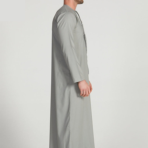 Thobes, vêtements musulmans brodés, Jubba, vêtements pour hommes, Thobe, vêtements islamiques, mode arabe saoudienne, vêtements islamiques, frange sur la poitrine personnalisée - Product Image 3