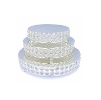 Présentoir à gâteaux avec base en métal au design antique, parfait pour les mariages de table à dessert de luxe et le style d'événement haut de gamme