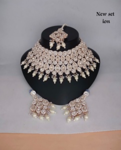 ชุดเครื่องประดับชุบทองและชุดสร้อยคอทองแดงแบบดั้งเดิมของอินเดียสำหรับผู้หญิงและเด็กผู้หญิงเครื่องประดับอินเดียสำหรับผู้หญิง - Product Image 4