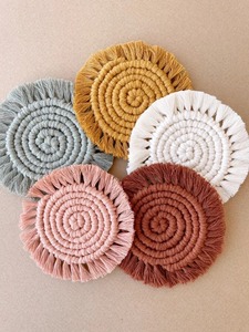 Ensemble de sous-verres à thé en macramé fait à la main de haute qualité 4 pièces avec cordon 100% coton Meilleur coton en macramé de qualité supérieure - Product Image 6
