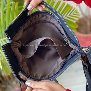 Nuevo bolso occidental hecho a mano con pelo en piel oculta y bolso de mano de cuero con estampado Floral en relieve, conjuntos combinados de Venta caliente - Product Image 5
