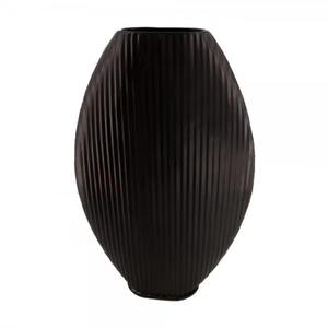 Jarrón de diseño de patrón lineal de Metal negro, acento decorativo elegante, perfecto para sala de estar, mesa de comedor y estilo moderno para el hogar - Product Image 1