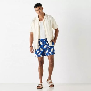 Shorts personnalisés pour hommes avec imprimé graphique, motif étoiles sur toute la surface, décontractés pour l'été, taille élastique, légers - Product Image 5
