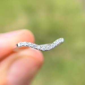 Bague de mariage ronde en or blanc CZ 1.5mm Pave Wishbone Anneau empilable Femmes Anniversaire De Mariée Fournisseur De Bijoux De Mode - Product Image 4